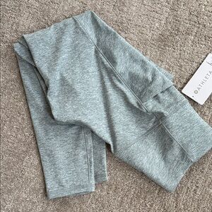 NWT Athleta Salutation Stash Pocket II Softluxe Tight/Leggings size L